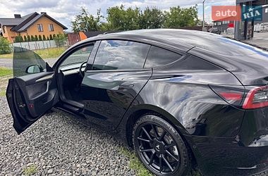 Седан Tesla Model 3 2021 в Луцке