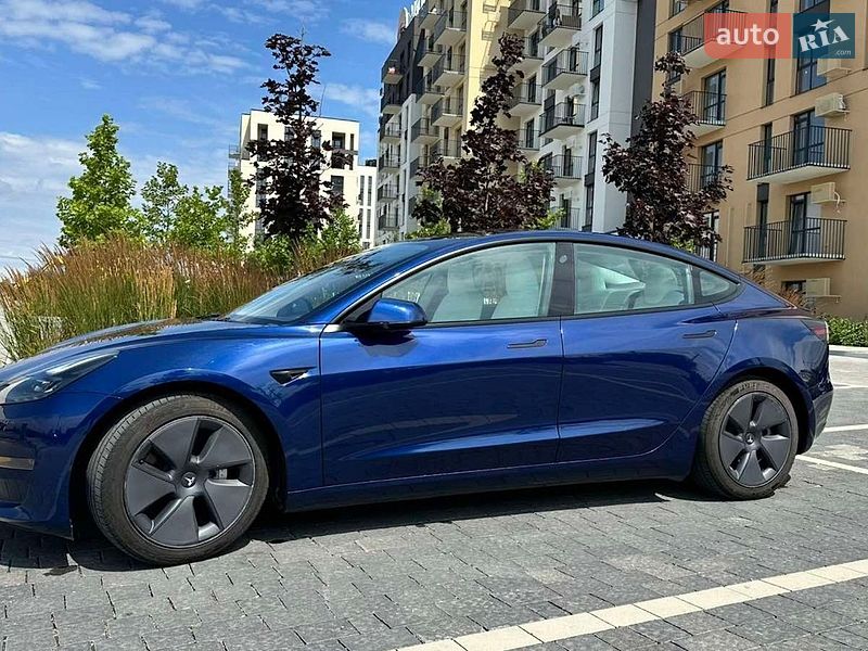Седан Tesla Model 3 2023 в Львові фото Седан Tesla Model 3 2023 в Львові