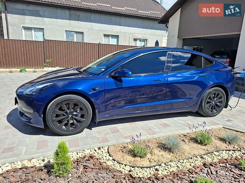 Седан Tesla Model 3 2022 в Вінниці