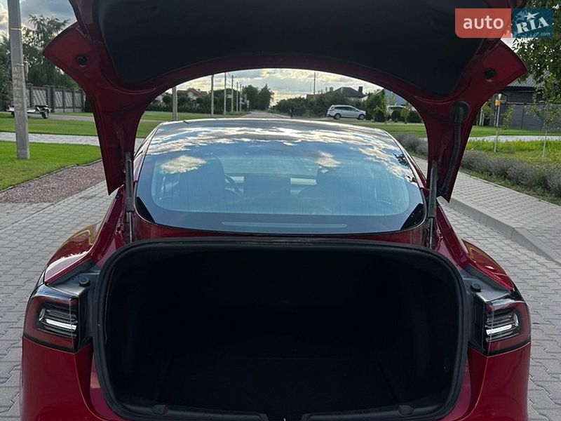 Седан Tesla Model 3 2019 в Ровно