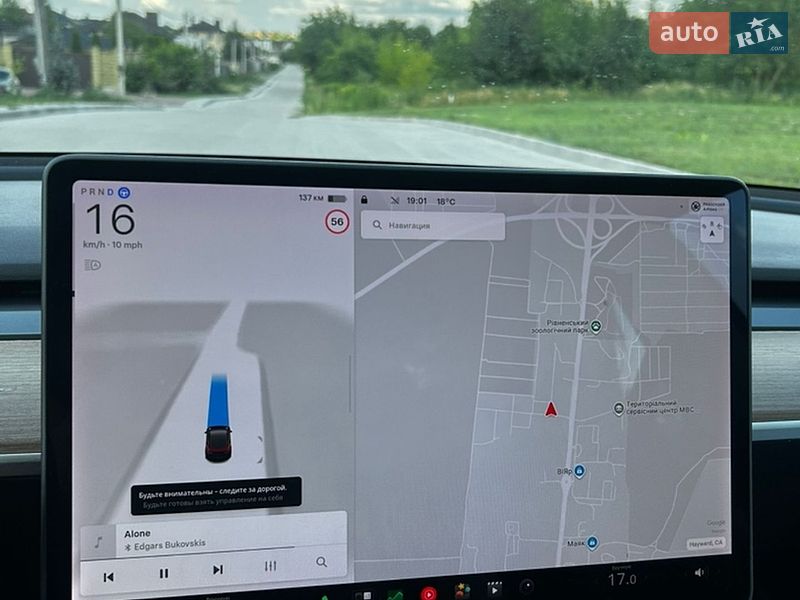 Седан Tesla Model 3 2019 в Ровно