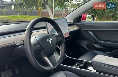Седан Tesla Model 3 2019 в Ровно