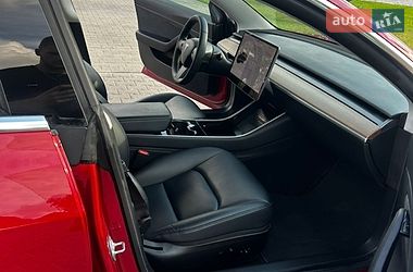 Седан Tesla Model 3 2019 в Ровно