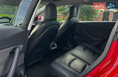 Седан Tesla Model 3 2019 в Ровно