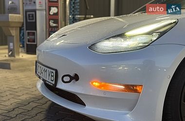 Седан Tesla Model 3 2020 в Луцке
