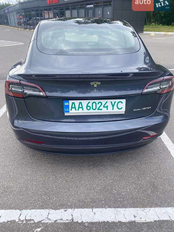 Седан Tesla Model 3 2022 в Киеве