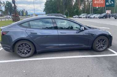Седан Tesla Model 3 2022 в Киеве