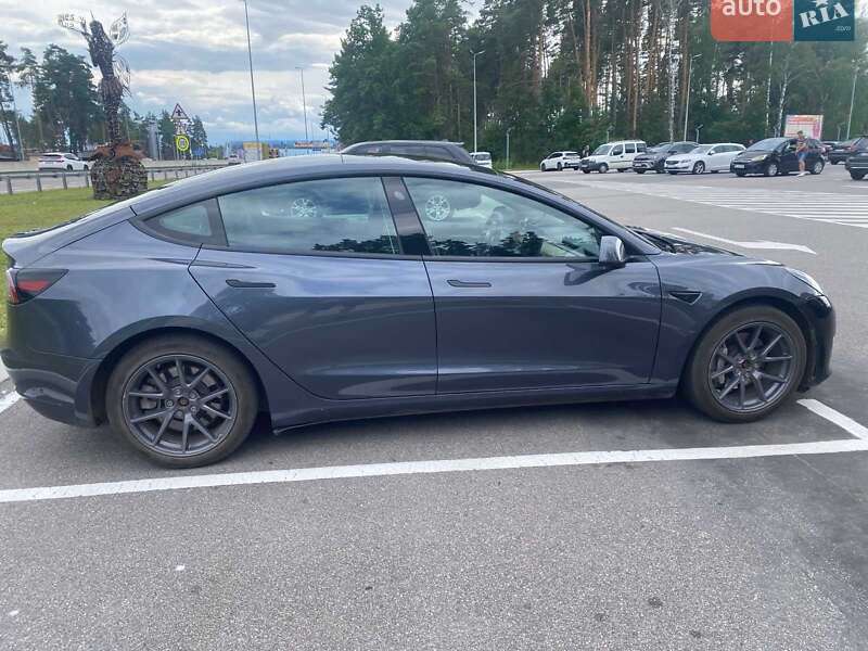 Седан Tesla Model 3 2022 в Киеве