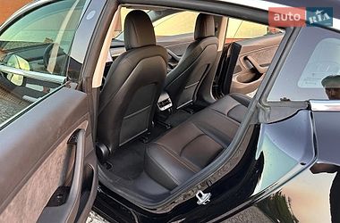 Седан Tesla Model 3 2020 в Києві