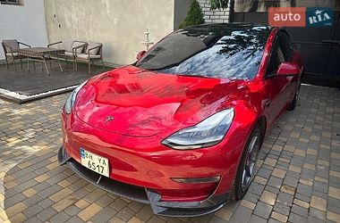 Седан Tesla Model 3 2021 в Одессе