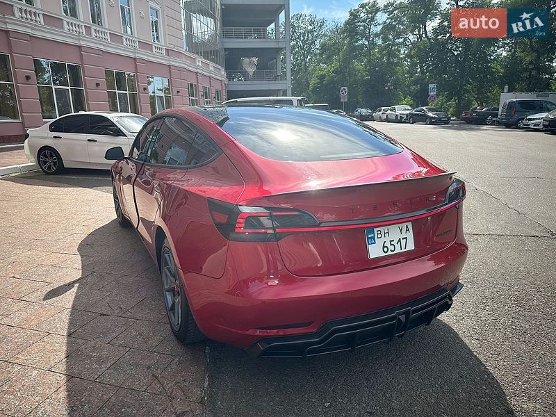 Седан Tesla Model 3 2021 в Одессе