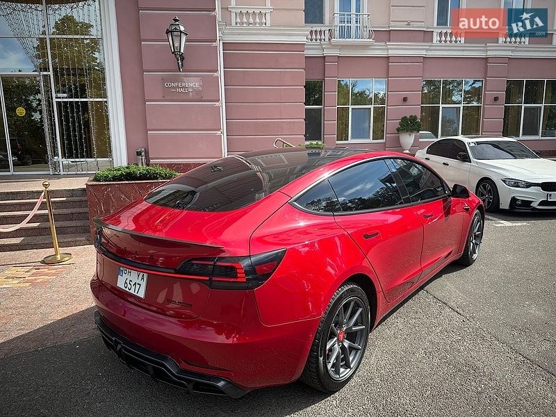 Седан Tesla Model 3 2021 в Одессе