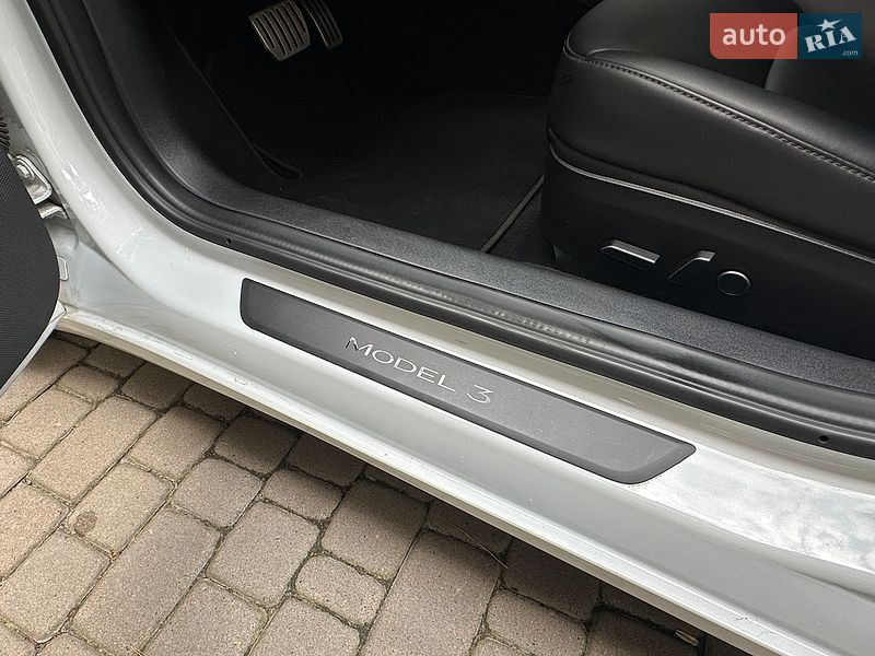 Седан Tesla Model 3 2022 в Броварах фото 28 Седан Tesla Model 3 2022 в Броварах