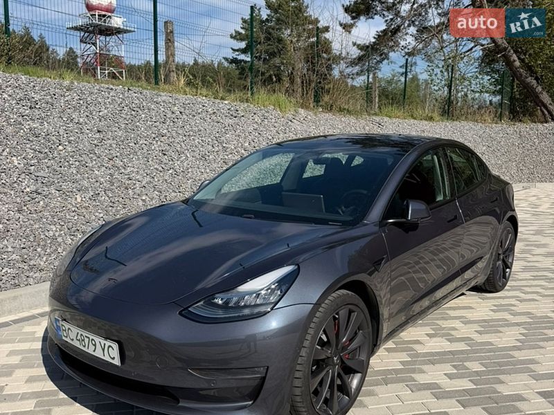 Седан Tesla Model 3 2020 в Львові