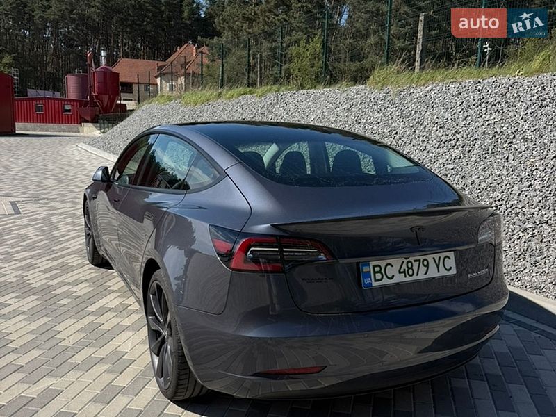 Седан Tesla Model 3 2020 в Львові