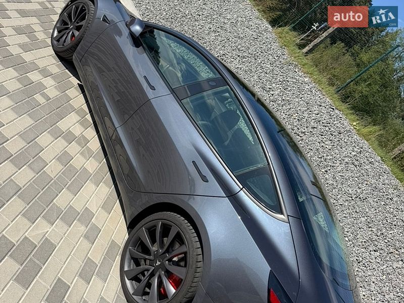 Седан Tesla Model 3 2020 в Львові