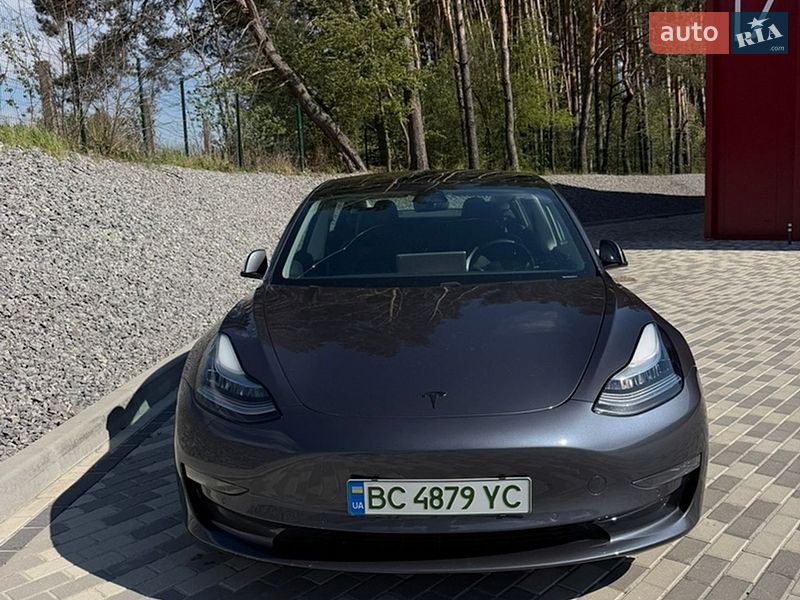 Седан Tesla Model 3 2020 в Львові