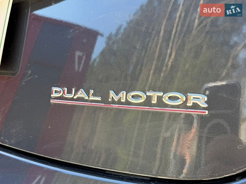 Седан Tesla Model 3 2020 в Львові