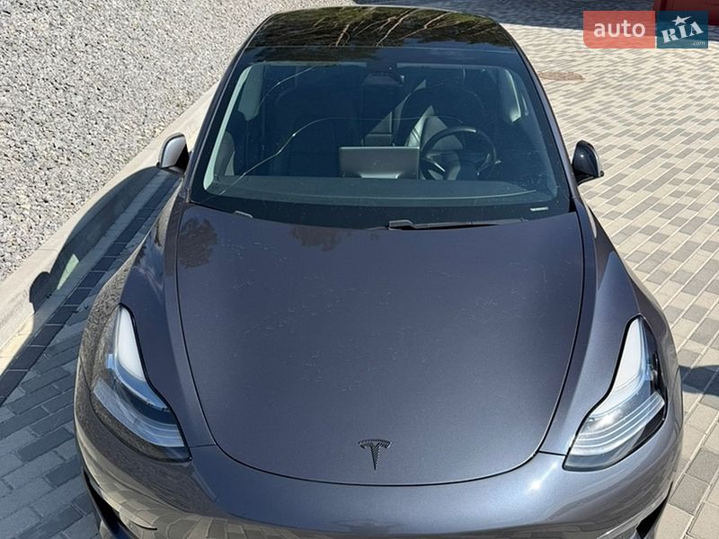 Седан Tesla Model 3 2020 в Львові