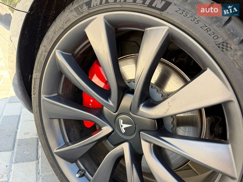 Седан Tesla Model 3 2020 в Львові