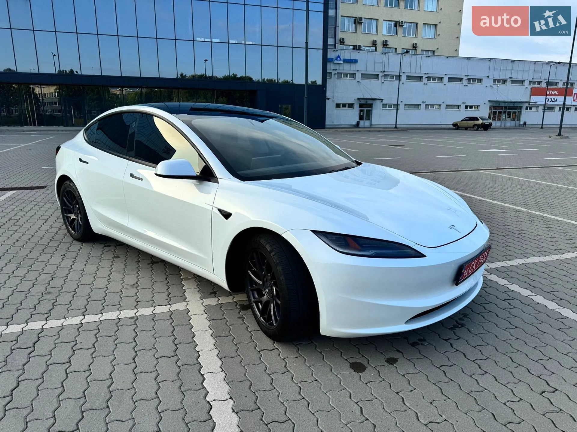 2024 Tesla Model 3 - мініатюра 3