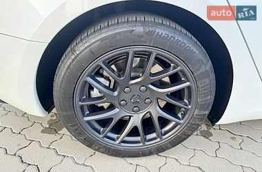 Седан Tesla Model 3 2024 в Львове