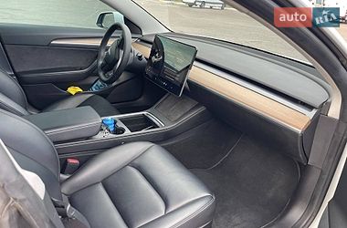 Седан Tesla Model 3 2021 в Львове