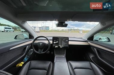 Седан Tesla Model 3 2021 в Львове
