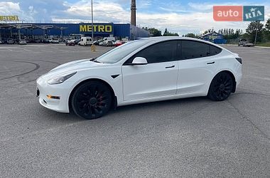 Седан Tesla Model 3 2021 в Львове