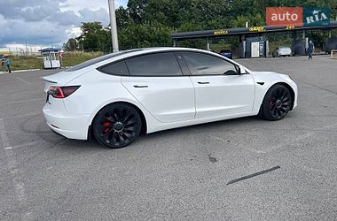 Седан Tesla Model 3 2021 в Львове