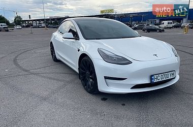 Седан Tesla Model 3 2021 в Львове