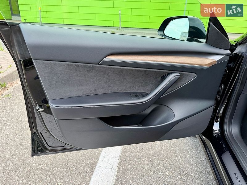 Седан Tesla Model 3 2023 в Києві фото 36 Седан Tesla Model 3 2023 в Києві