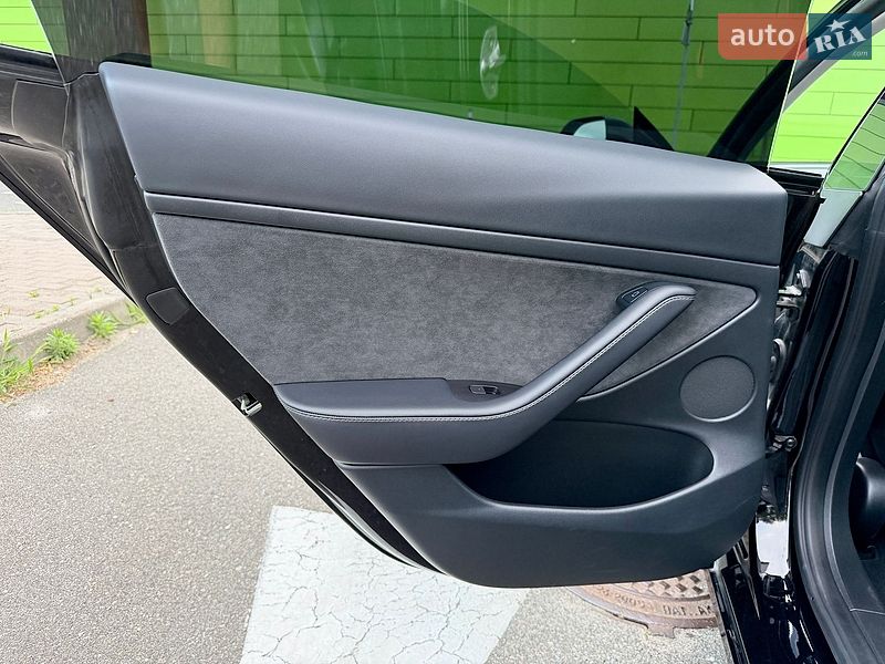 Седан Tesla Model 3 2023 в Києві фото 39 Седан Tesla Model 3 2023 в Києві