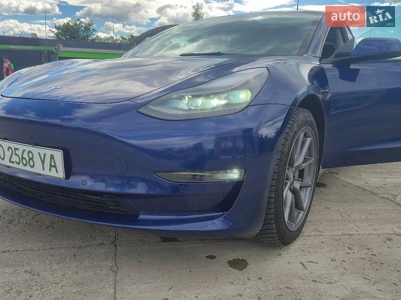 Tesla Model 3 2021