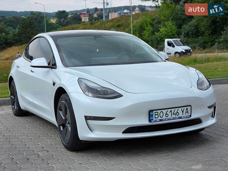 Седан Tesla Model 3 2021 в Тернополе