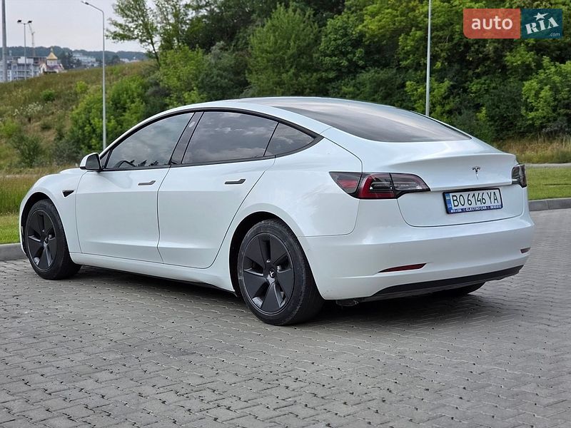 Седан Tesla Model 3 2021 в Тернополе