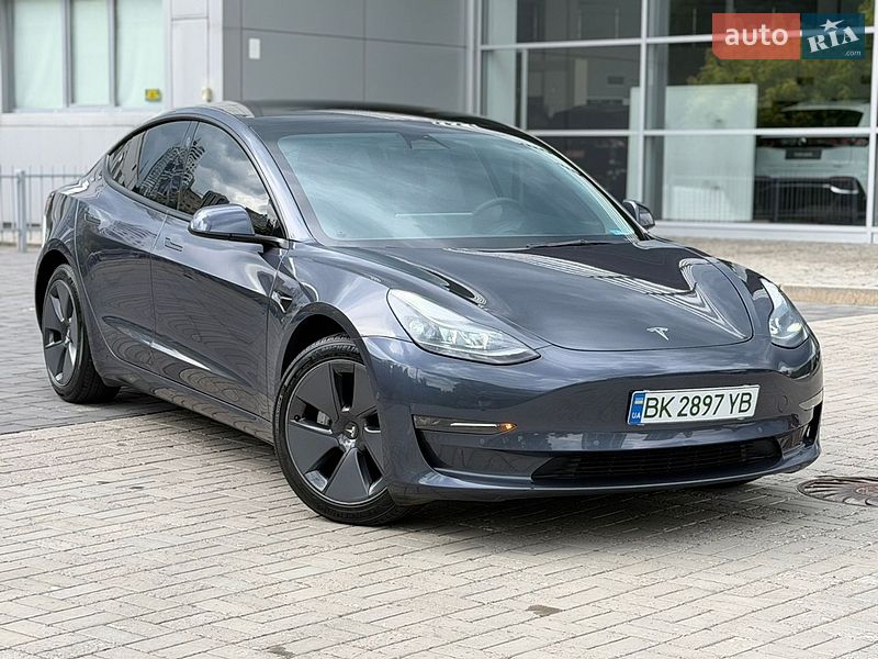 Седан Tesla Model 3 2022 в Дніпрі