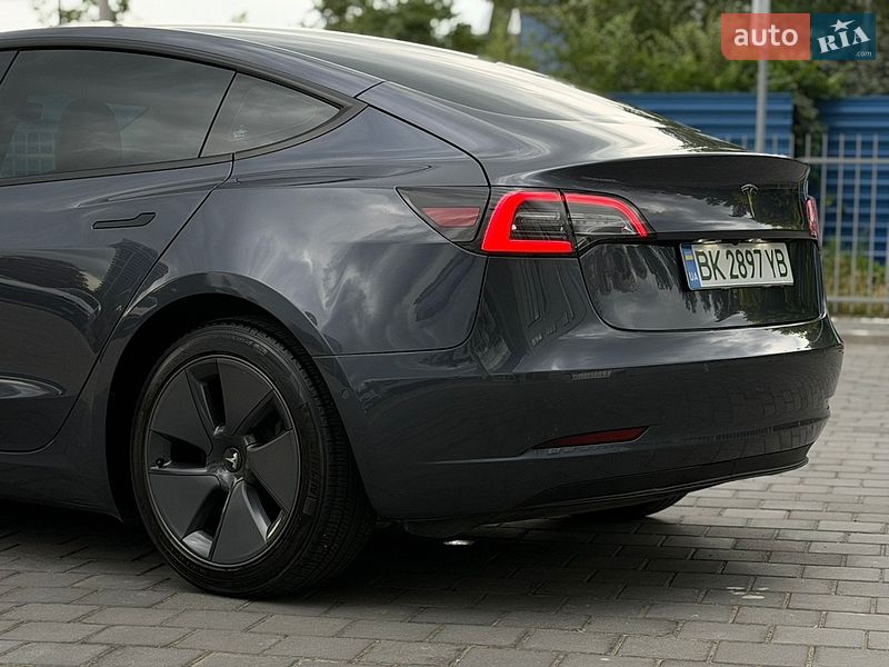 Седан Tesla Model 3 2022 в Дніпрі