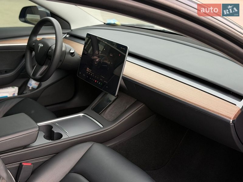 Седан Tesla Model 3 2022 в Дніпрі