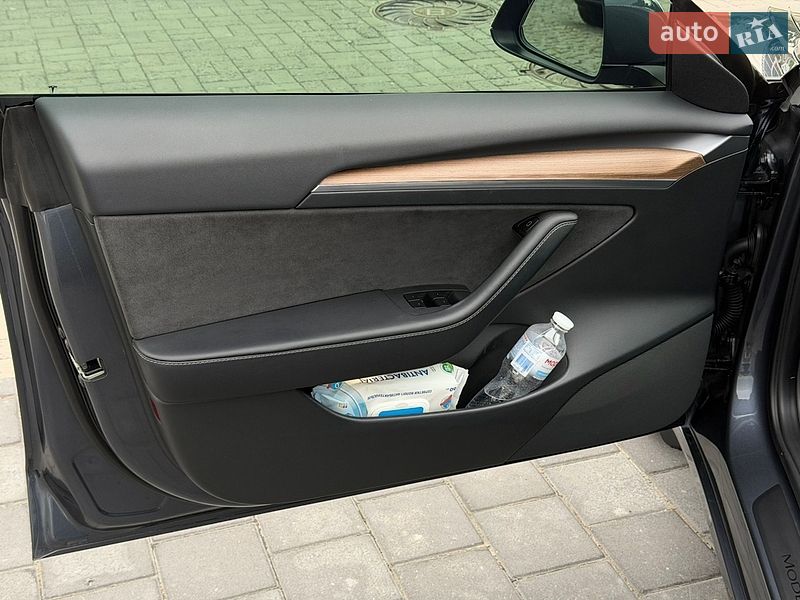 Седан Tesla Model 3 2022 в Дніпрі