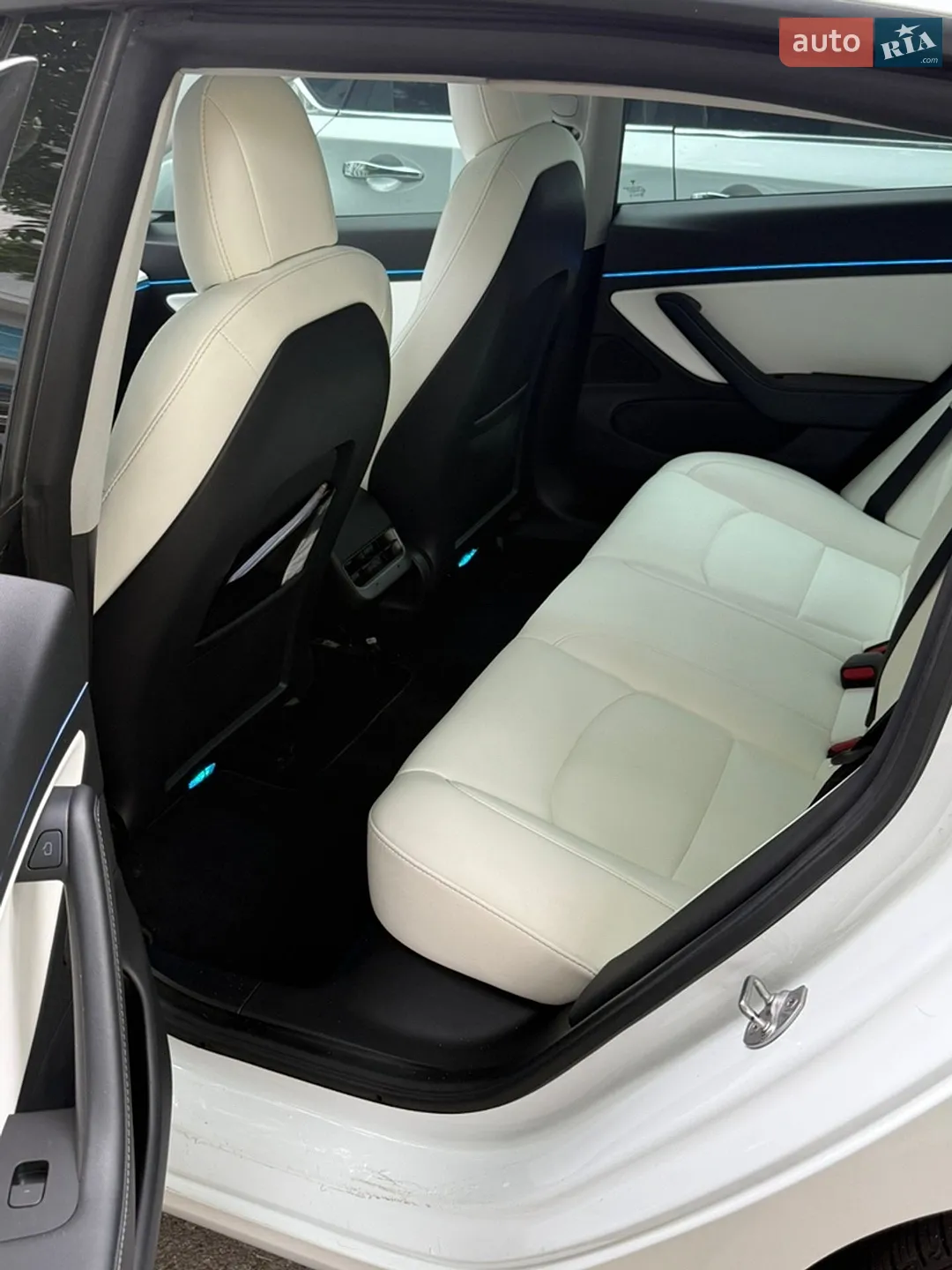 2020 Tesla Model 3 - мініатюра 13
