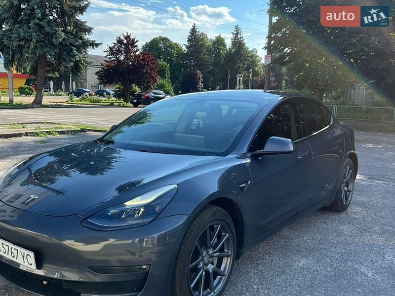 Tesla Model 3 2021
