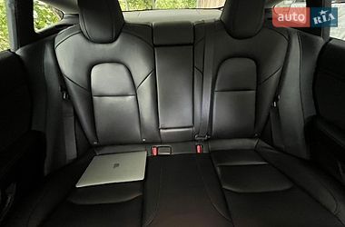 Седан Tesla Model 3 2021 в Барышевке