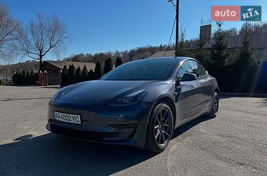 Седан Tesla Model 3 2021 в Львові