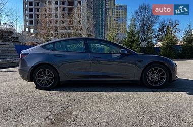 Седан Tesla Model 3 2021 в Львові