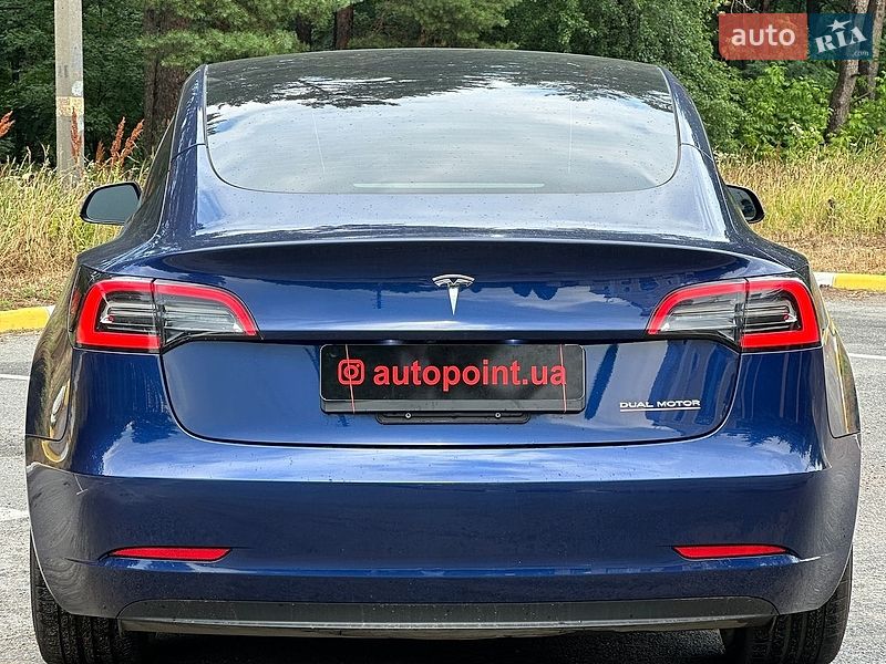 Седан Tesla Model 3 2022 в Белогородке