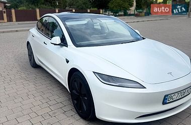 Седан Tesla Model 3 2024 в Буске