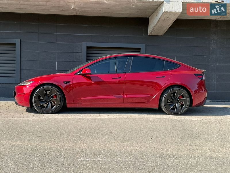 Седан Tesla Model 3 2024 в Києві