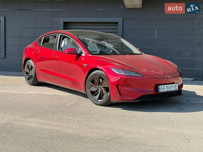 Седан Tesla Model 3 2024 в Києві