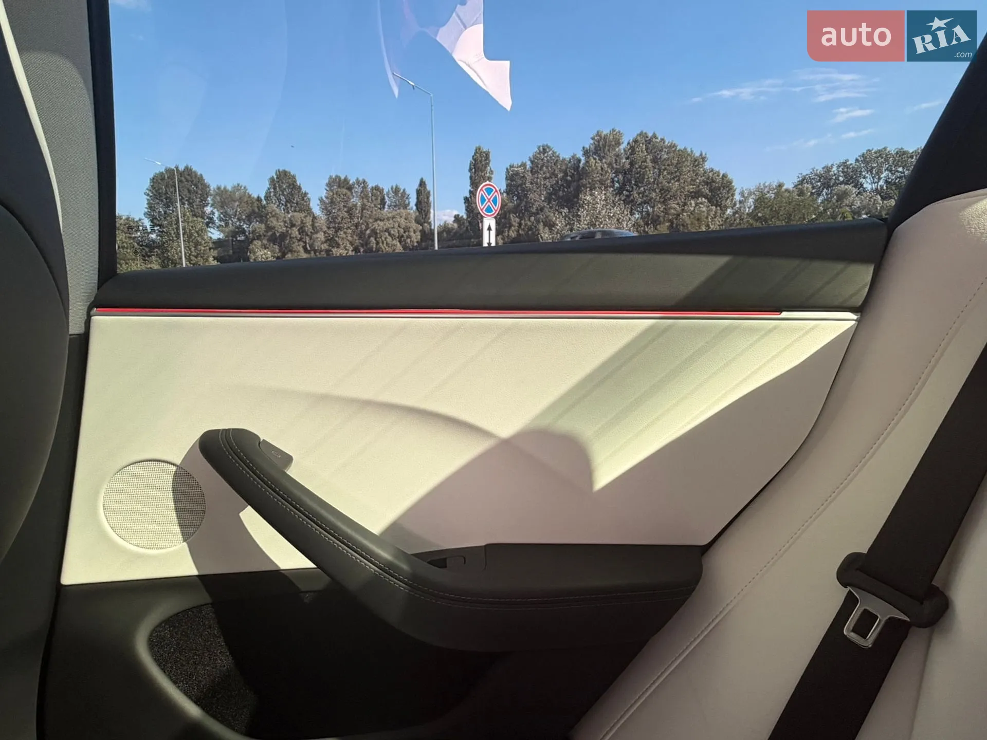 2024 Tesla Model 3 - мініатюра 9